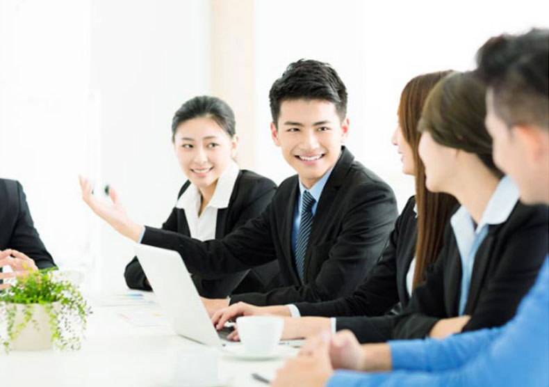 強:強服務大企業